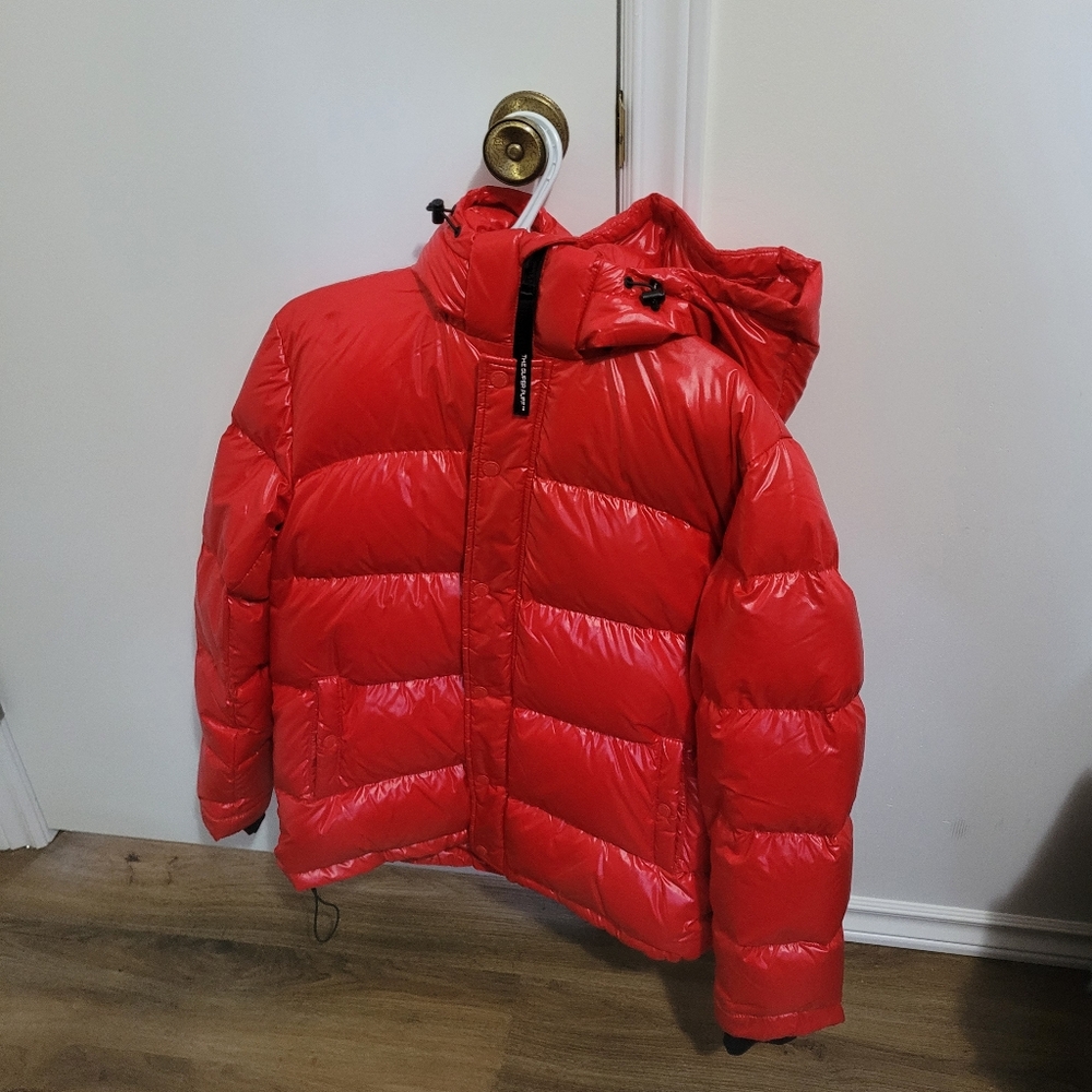 TNA SUPER PUFF WOMEN'S SHINY RED SIZE SMALL NEW